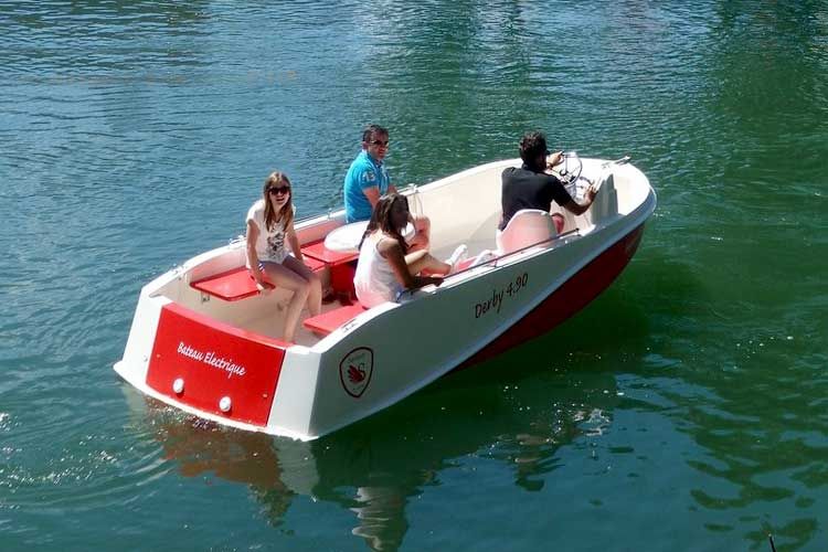 Plaisance 4.90 11 passagers | Saviboat bateaux électriques, bases nautiques de loisirs, acteurs touristiques